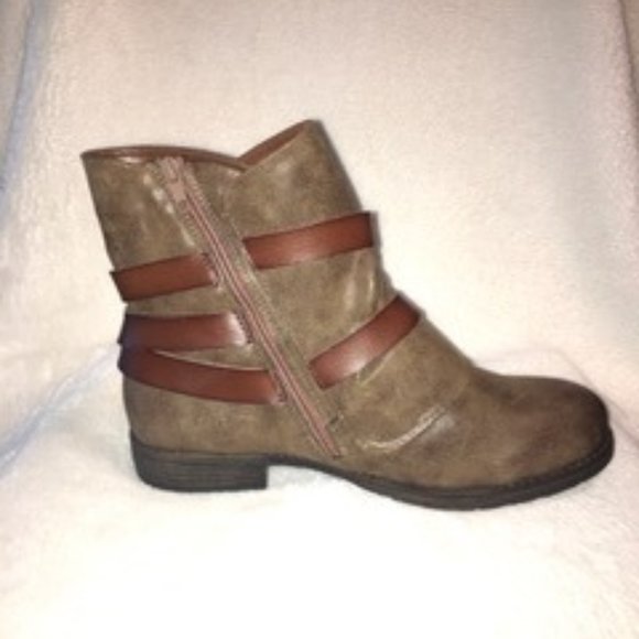 (NEW) Pop Brown Distressed Ankle Boots - Size 11M - Picture 2 of 7